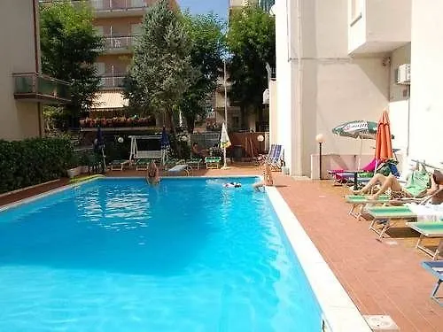 מלון Costa D'oro 3*