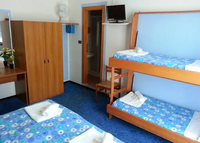 מלון Costa D'oro 3*